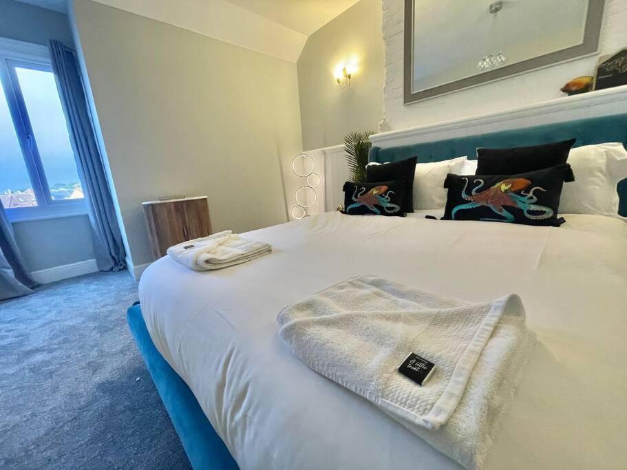 Coastline Retreats - Stunning Sea View Apartment, Netflix Bournemouth Esterno foto